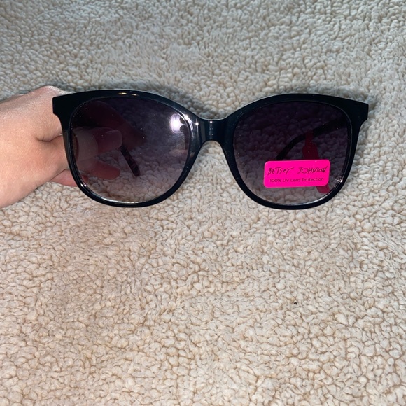 Betsey Johnson- Sunglasses - Picture 2 of 5